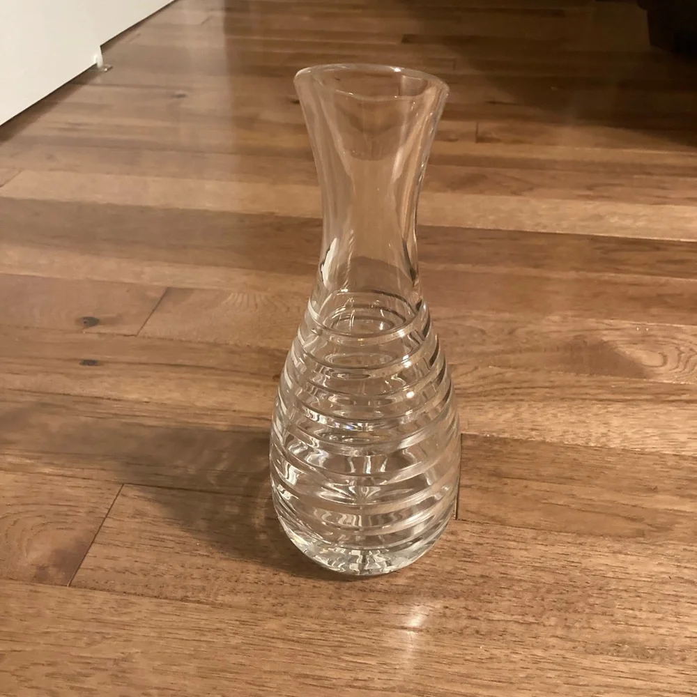 Block Cut Crystal Swirl Pattern Pitcher - Picture 3 of 8